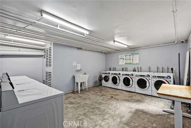 Building Photo - 5055 Coldwater Canyon Ave