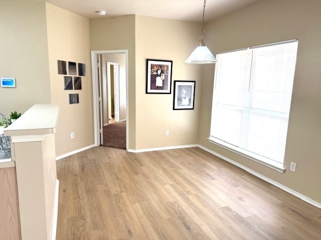 Building Photo - Beautifully Designed Home New Flooring throughout
