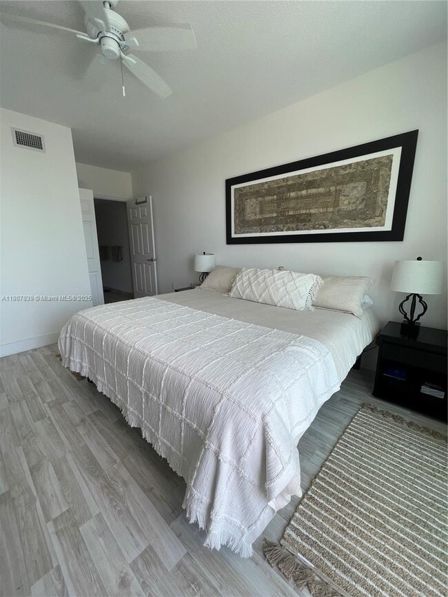 Building Photo - 1755 E Hallandale Beach Blvd