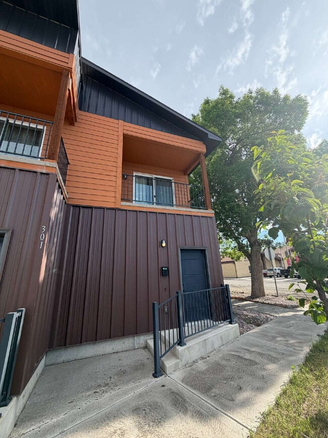 Building Photo - Modern 2 Bed, 2 Bath Duplex in Laurel