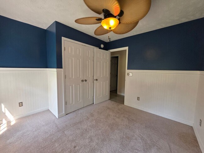 Building Photo - 184 E Ridge Ct