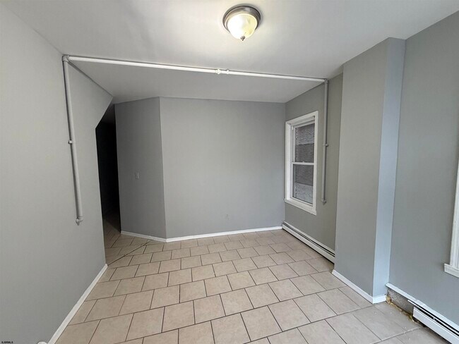 Building Photo - 2510 Arctic Ave