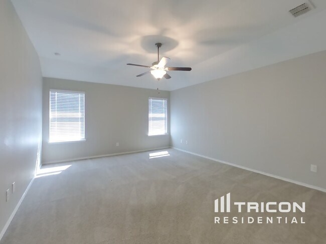 Building Photo - 14605 San Pablo Dr