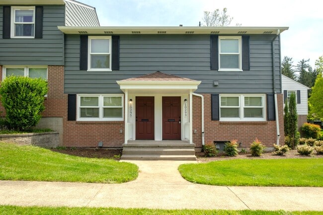 Building Photo - Mid Century Townhouse in Cedar Hills with Modern Amenities!
