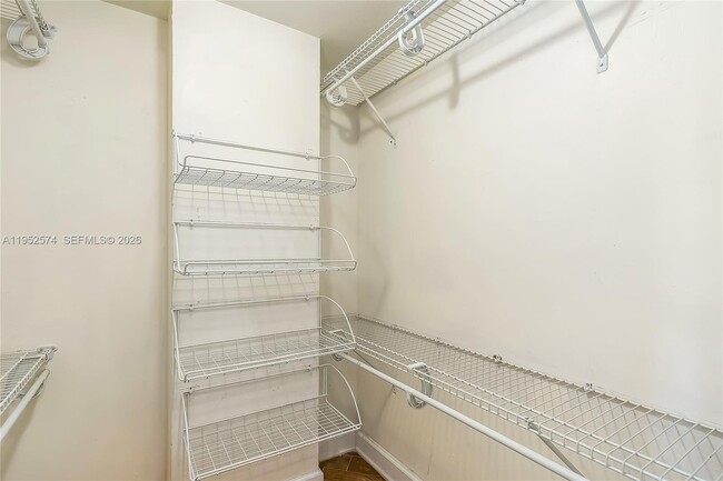 Building Photo - 2025 NE 164th St