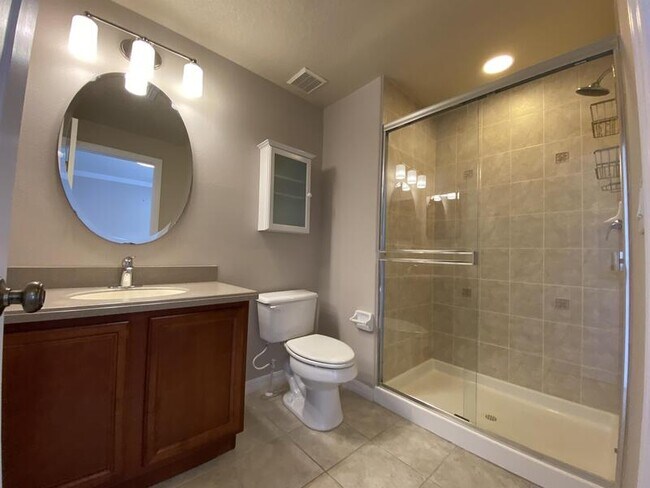 Building Photo - 4570 Virginia Dr