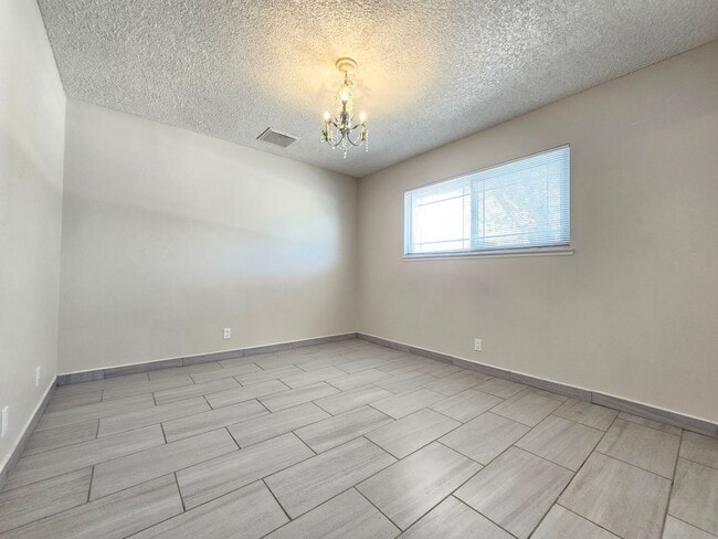 Building Photo - Beautiful interior and Convenient feature!...