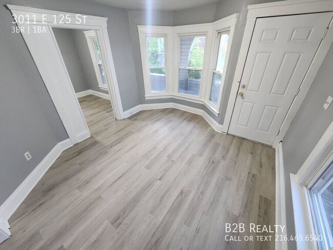 Building Photo - 3011 E 125th St