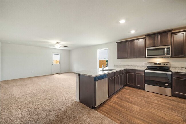 Building Photo - 18501 Quiet Range Dr
