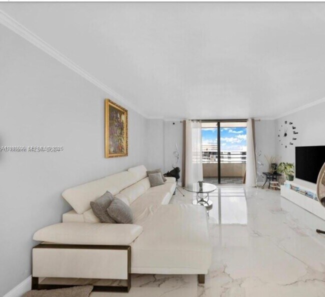 Building Photo - 2500 Parkview Dr