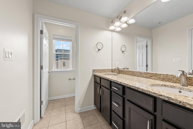 Building Photo - 306 Paladium Ct