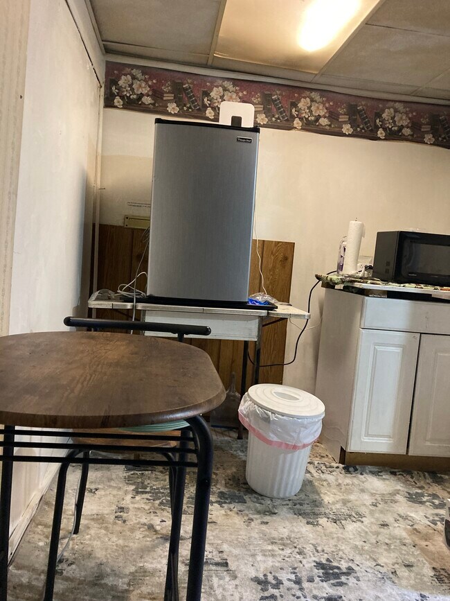 Disregard this photo not part of rental - 764 Lenore Ln