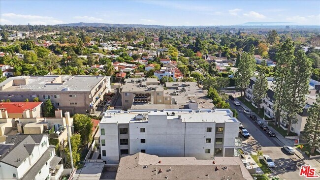 Building Photo - 1820 Prosser Ave