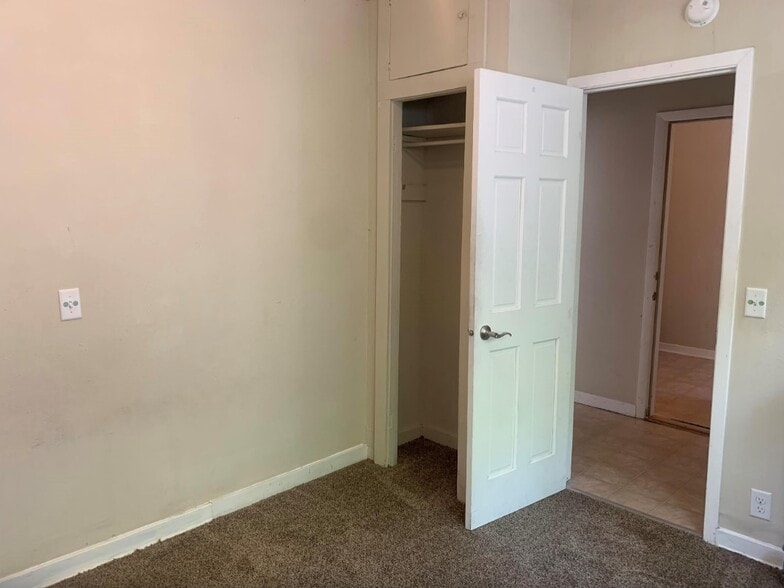 Building Photo - 1025 E Gorham St