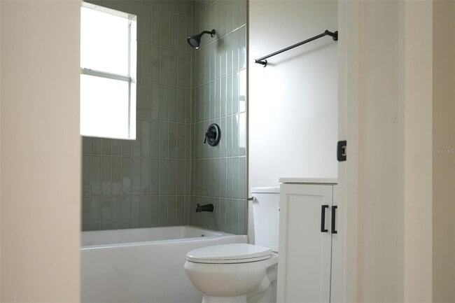 Building Photo - 1221 E Osborne Ave