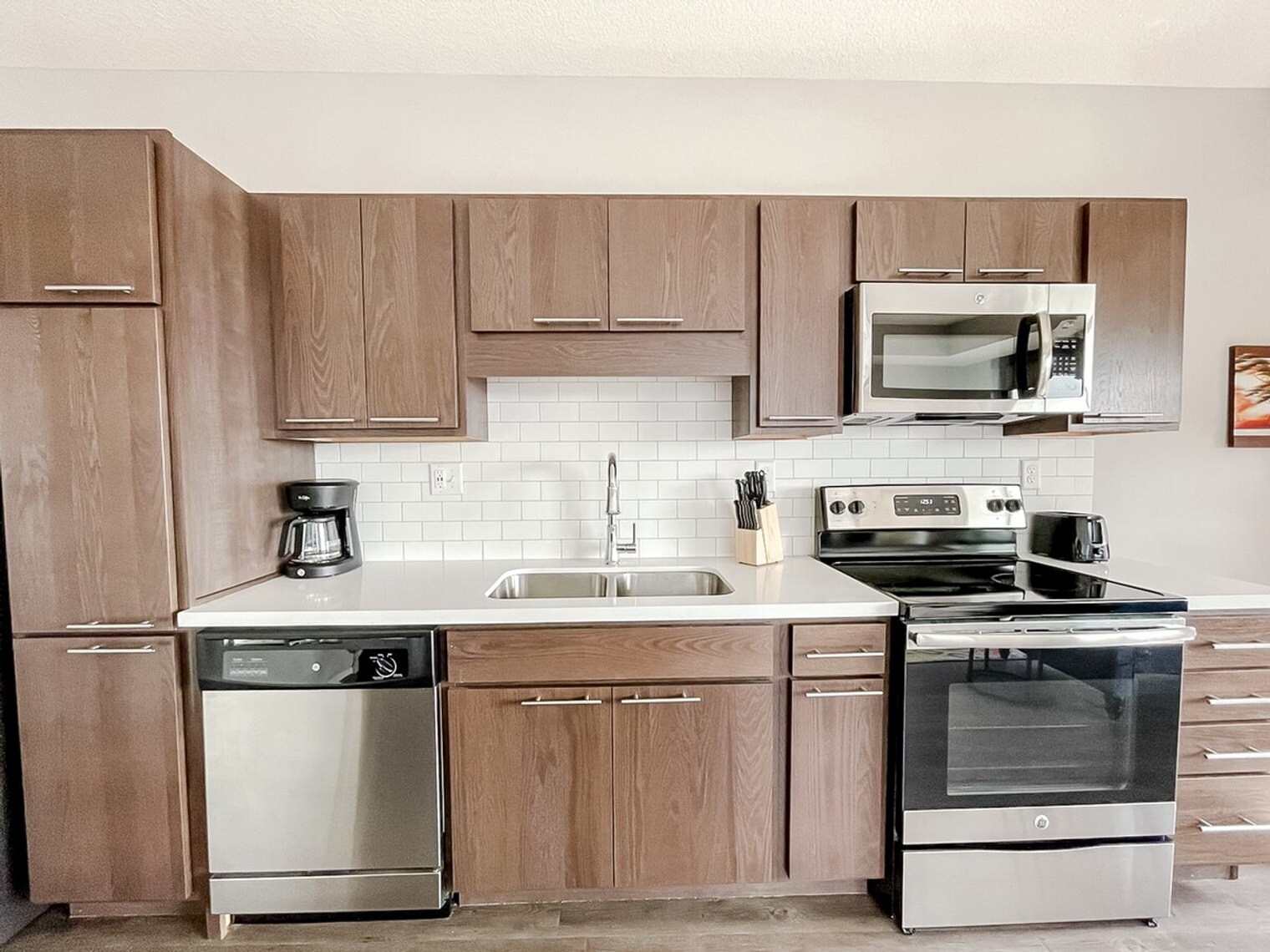 Building Photo - 1400 E Walnut St