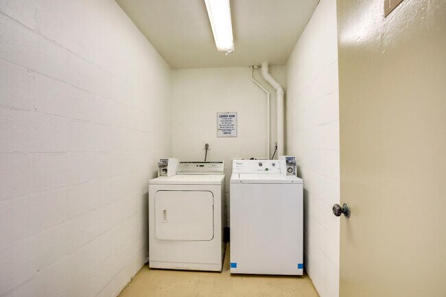 Building Photo - 2700 Ocean Shore Blvd