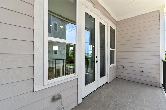 Building Photo - 3913 Hare St