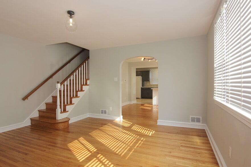 Building Photo - 772 Humphreys Rd