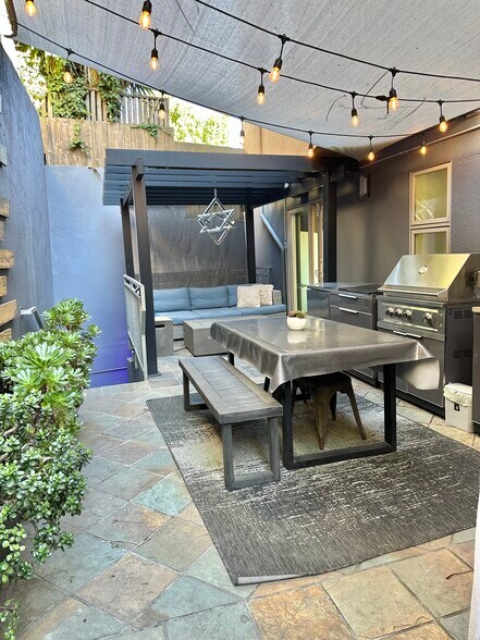 Building Photo - 3750 Market St