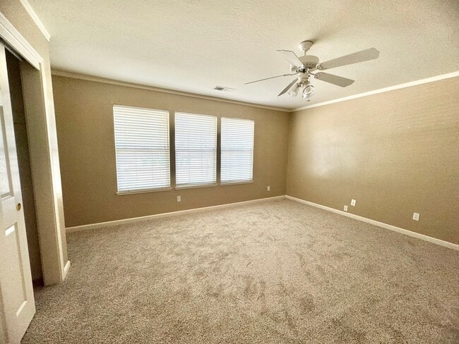 Building Photo - Beautiful Home in Amber Grove