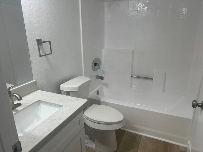 Building Photo - 8603 Fenwick St