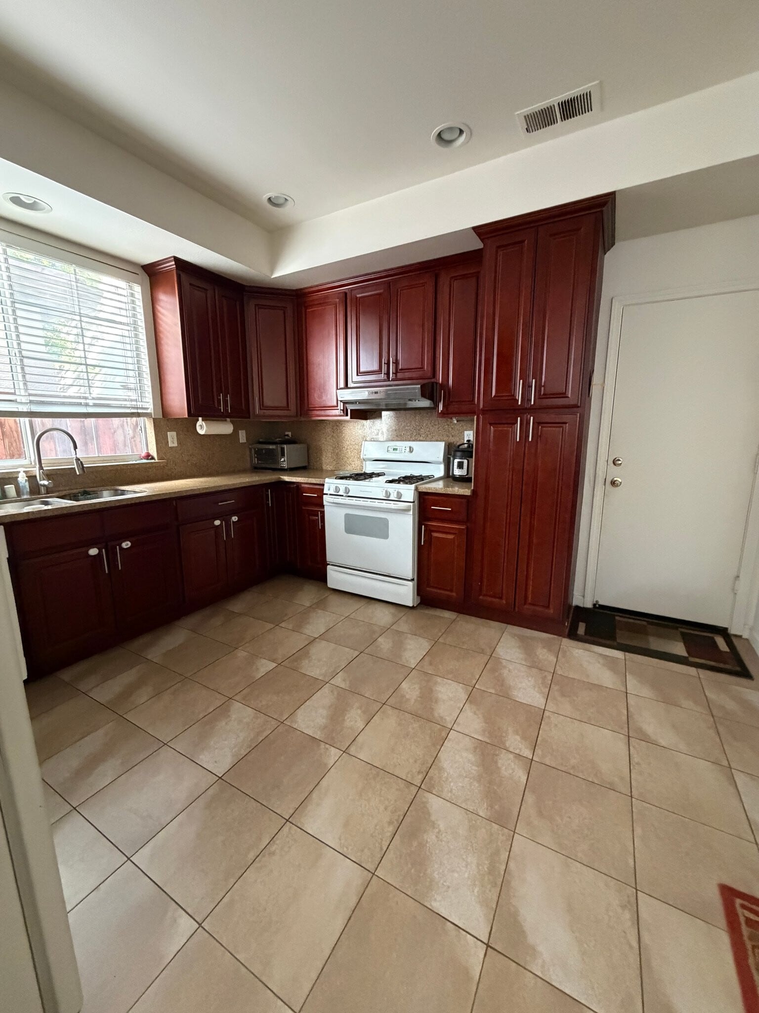 Building Photo - 2229 Lenox Pl