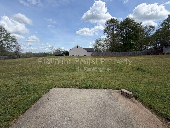 Building Photo - 105 Platte St