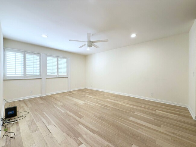 Building Photo - Upgraded Condo in La Costa!