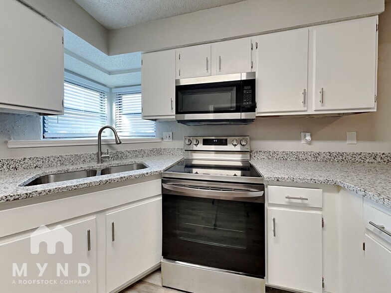 Building Photo - 2458 Avenue A