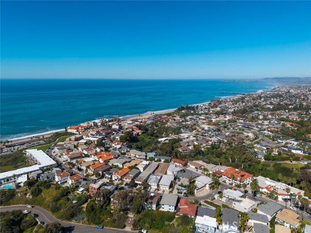 Building Photo - 214 Avenida Montalvo