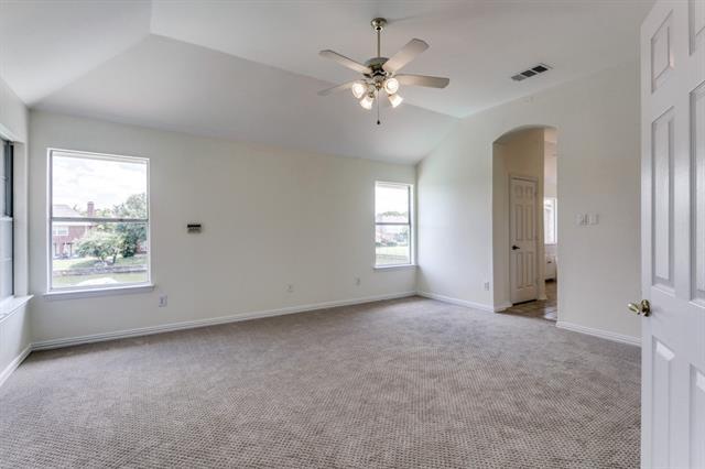 Building Photo - 755 Greenway Dr