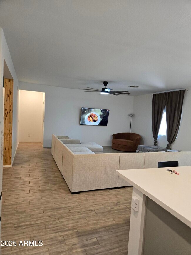 Building Photo - 11854 N Uphoff Dr