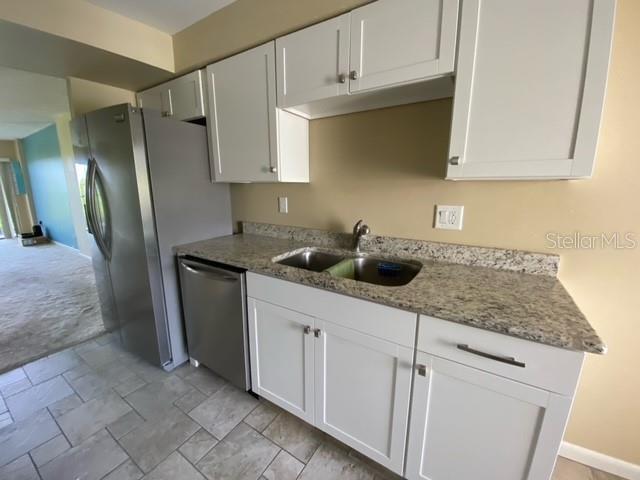 Building Photo - 3300 Cove Cay Dr