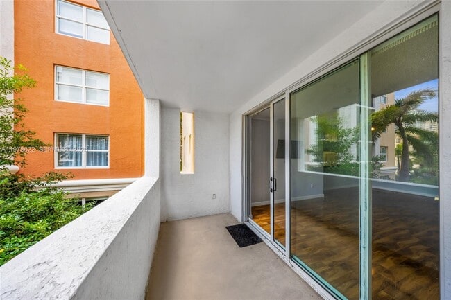 Building Photo - 17125 N Bay Rd