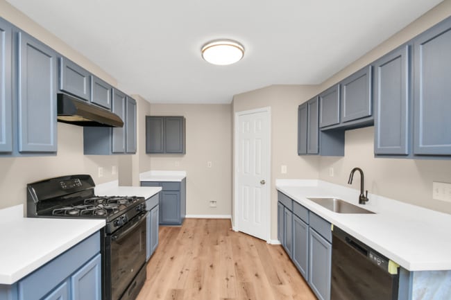 Building Photo - 21910 Willow Shade Ln