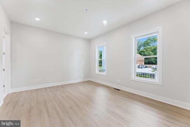 Building Photo - 2808 Boswell Ave