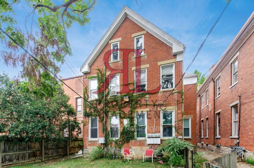 Building Photo - 821 Oak St