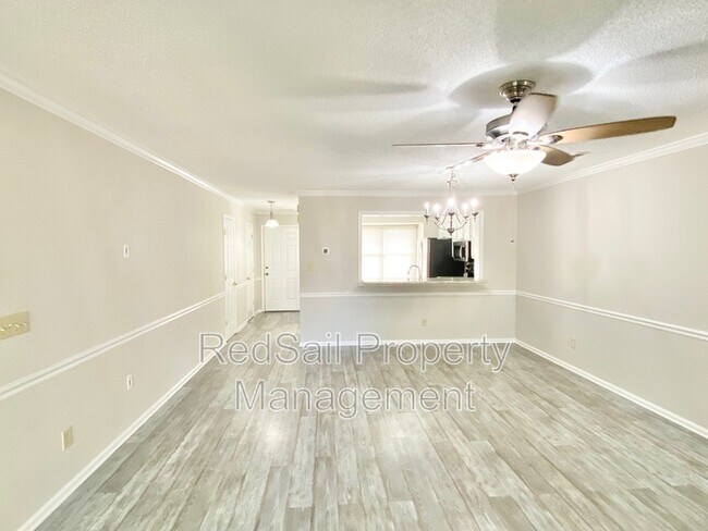 Building Photo - 110 Souverain Landing