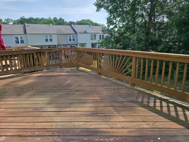 Building Photo - 705 Pine Drift Dr