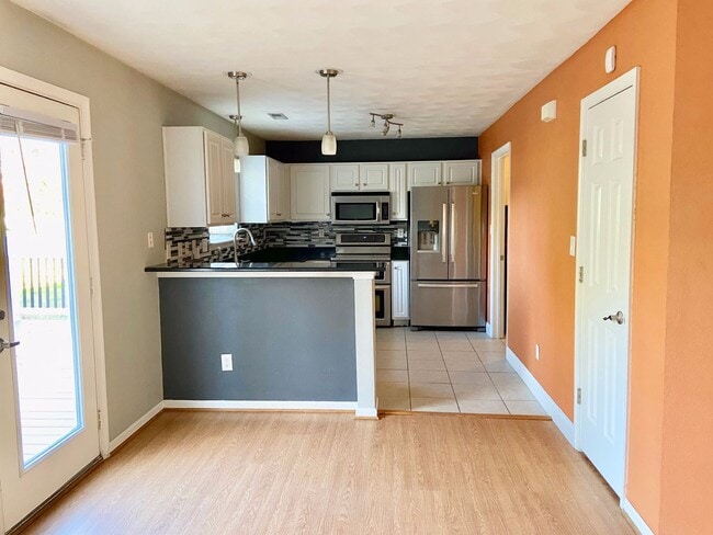 Building Photo - 3BD/2.5BA Home in Chicks Beach with Garage...