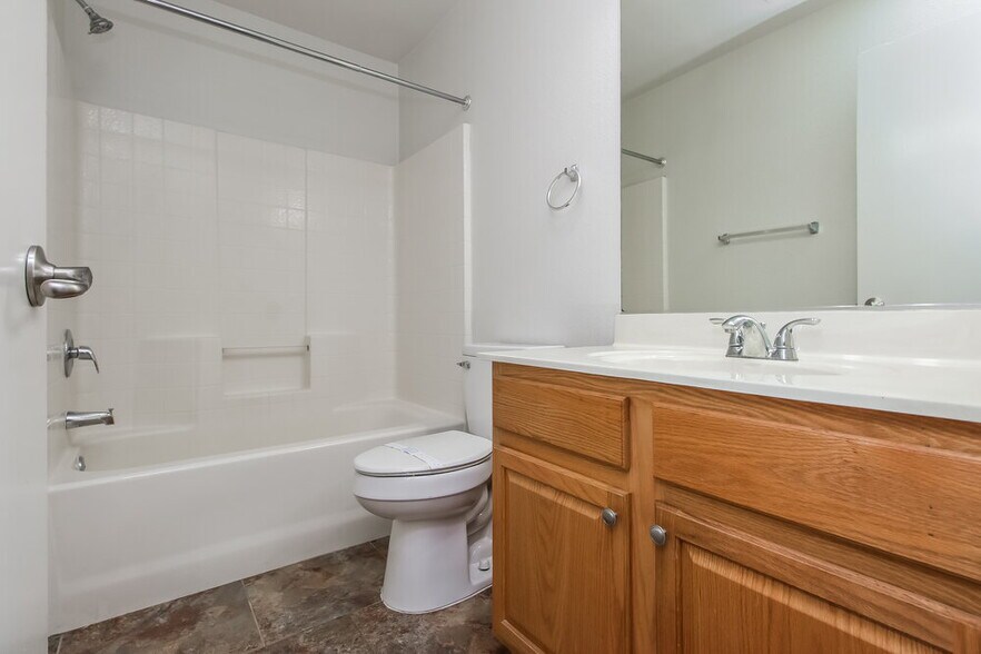 Building Photo - 3834 E Longhorn Dr
