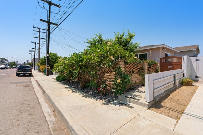 Building Photo - 1354 Knoxville St