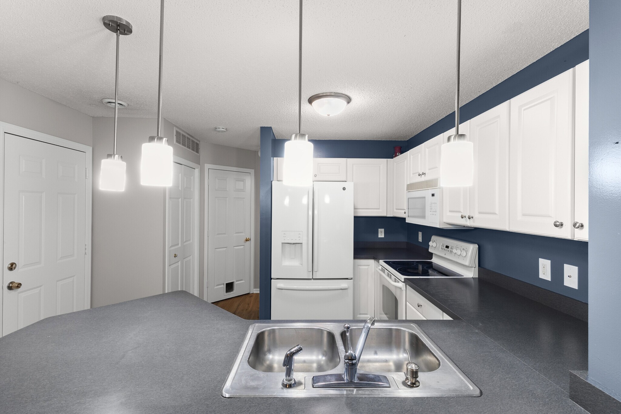 Building Photo - 17303 Wilderness Cir SE