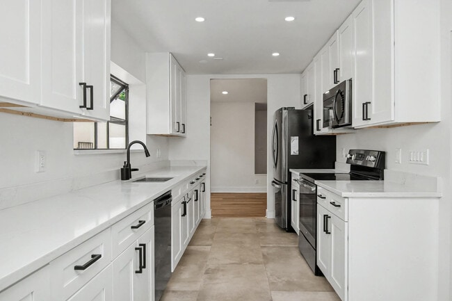 Building Photo - 21440 Campo Allegro Dr