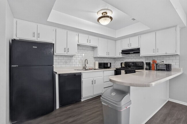 Building Photo - 9201 E 30th St