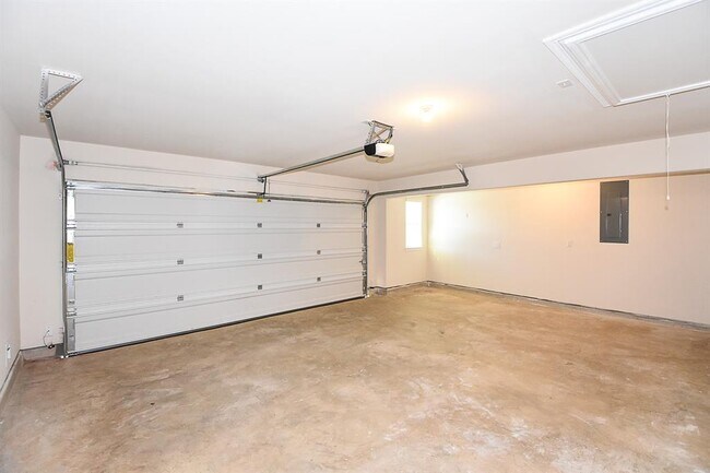 Building Photo - 23818 Willow Haven Dr