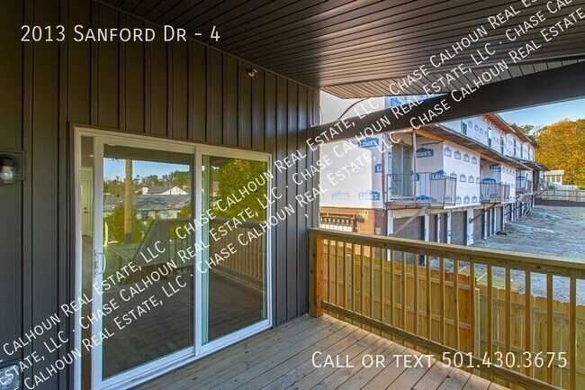 Building Photo - 2013 Sanford Dr