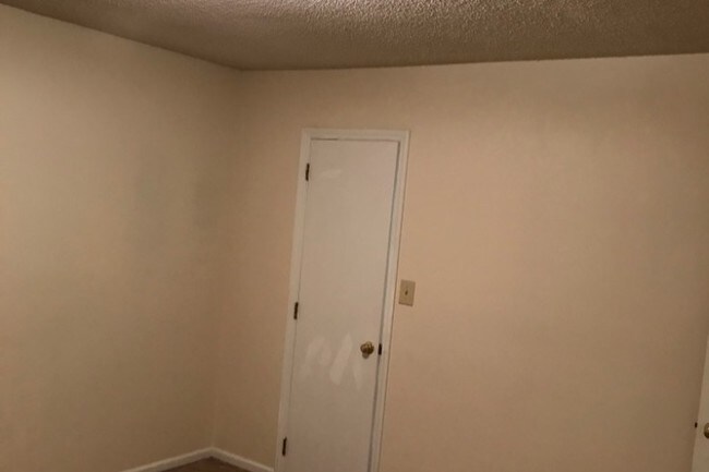 Bedroom - 4448 Huntington Dr