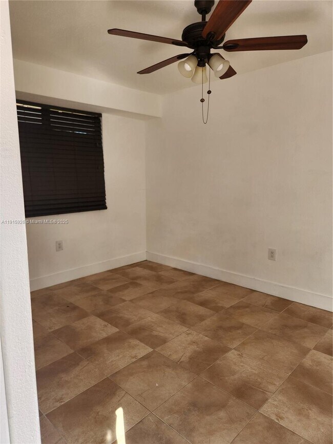 Building Photo - 10020 SW 213th Terrace